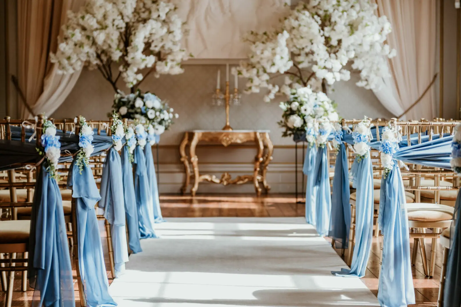 Dine Venues | Rise Hall | Spring wedding | blue wedding theme | Lucy Dennis Photography